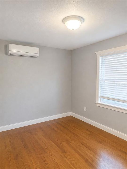 For Sale: $198,999 (3 beds, 2 baths, 924 Square Feet)