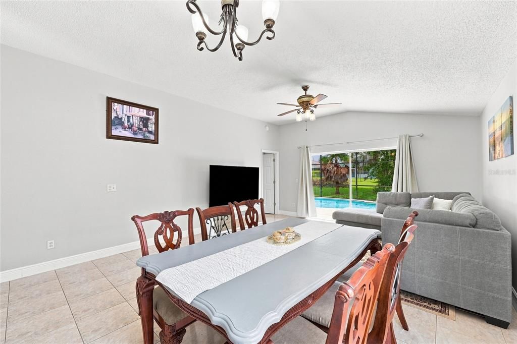 В аренду: $2,500 (3 спален, 2 ванн, 1380 Квадратных фут)
