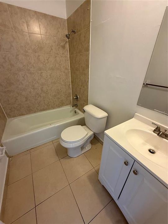 В аренду: $1,350 (2 спален, 1 ванн, 830 Квадратных фут)