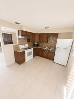 For Sale: $175,900 (3 beds, 1 baths, 1000 Square Feet)