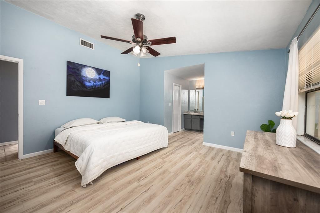 En Venta: $384,000 (3 camas, 2 baños, 1761 Pies cuadrados)