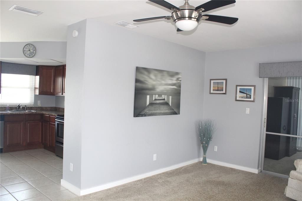 For Sale: $137,900 (1 beds, 1 baths, 710 Square Feet)