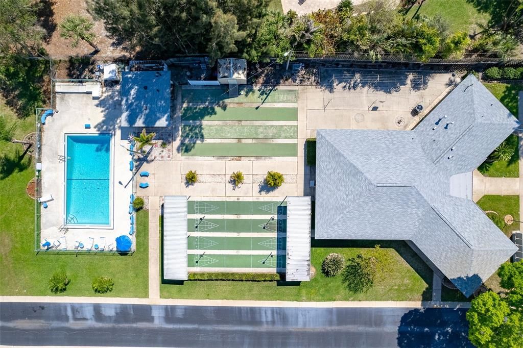 For Sale: $137,900 (1 beds, 1 baths, 710 Square Feet)