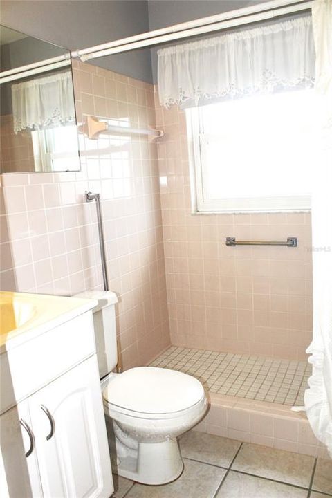 For Sale: $137,900 (1 beds, 1 baths, 710 Square Feet)