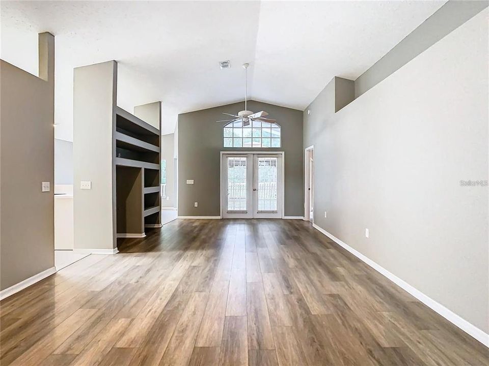 На продажу: $340,000 (3 спален, 2 ванн, 1719 Квадратных фут)