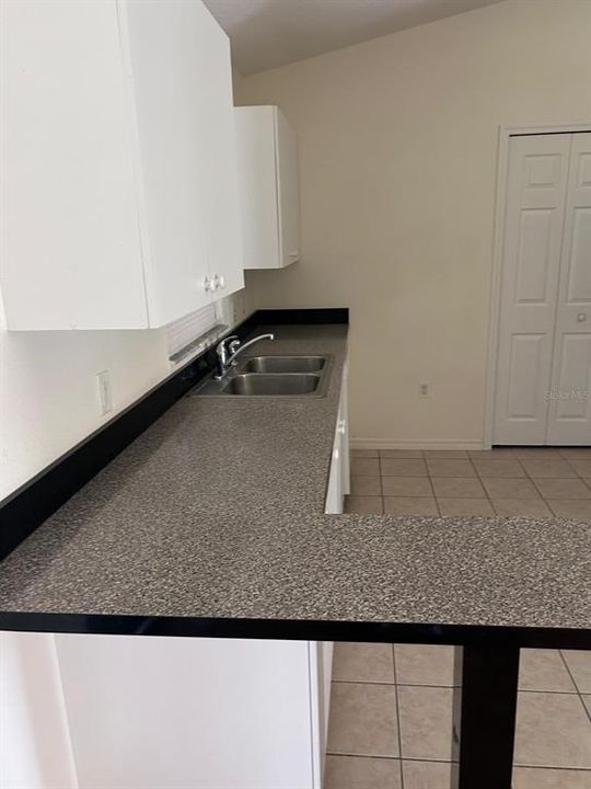 En Venta: $325,000 (3 camas, 2 baños, 1269 Pies cuadrados)