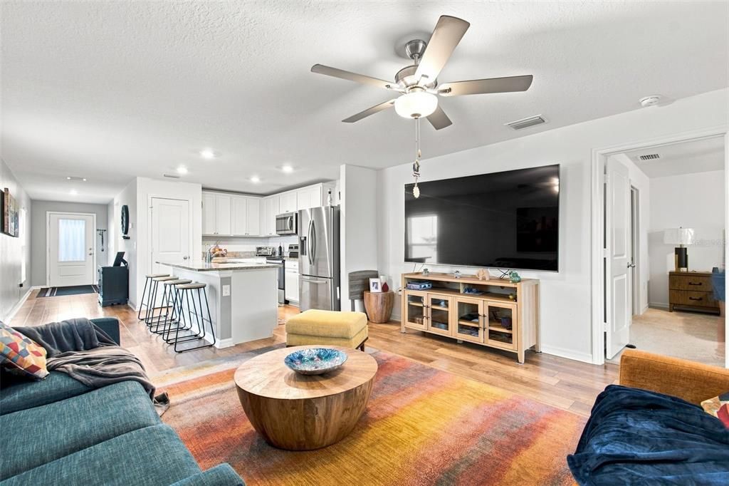 For Sale: $280,000 (3 beds, 2 baths, 1452 Square Feet)