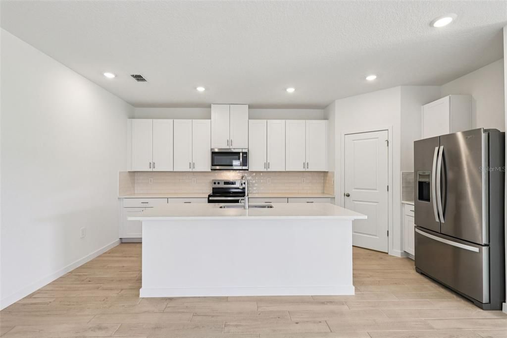For Sale: $324,000 (4 beds, 3 baths, 1842 Square Feet)