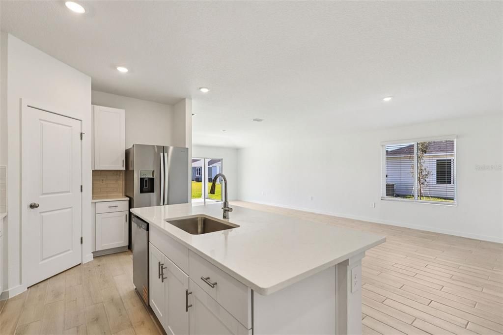 For Sale: $324,000 (4 beds, 3 baths, 1842 Square Feet)