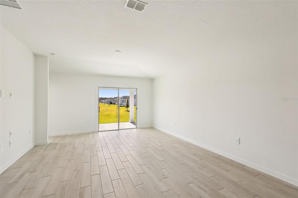 For Sale: $324,000 (4 beds, 3 baths, 1842 Square Feet)