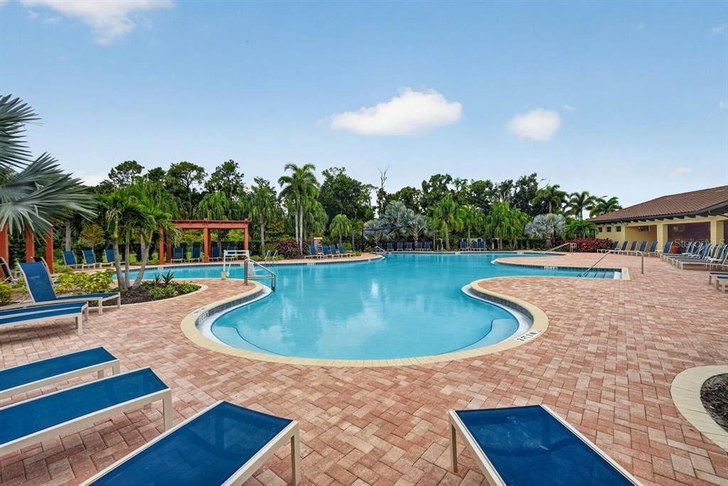 En Venta: $414,900 (4 camas, 2 baños, 1827 Pies cuadrados)