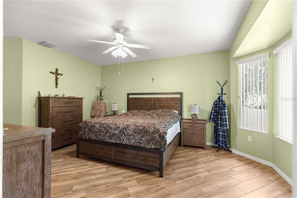 For Sale: $429,000 (2 beds, 2 baths, 1840 Square Feet)