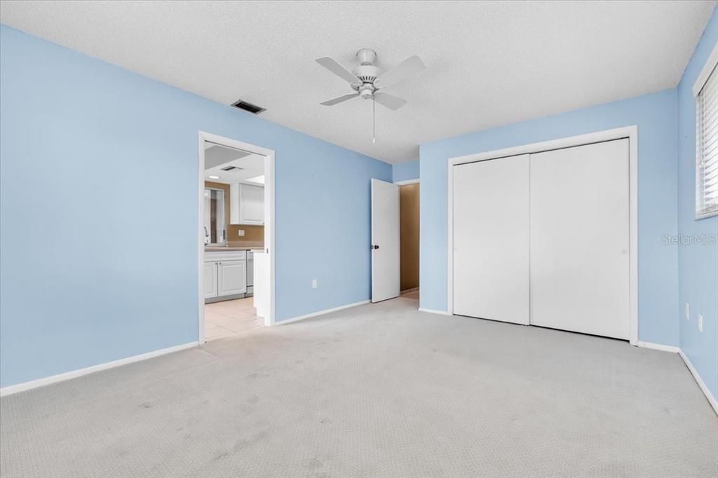 Activo con contrato: $550,000 (3 camas, 2 baños, 1756 Pies cuadrados)