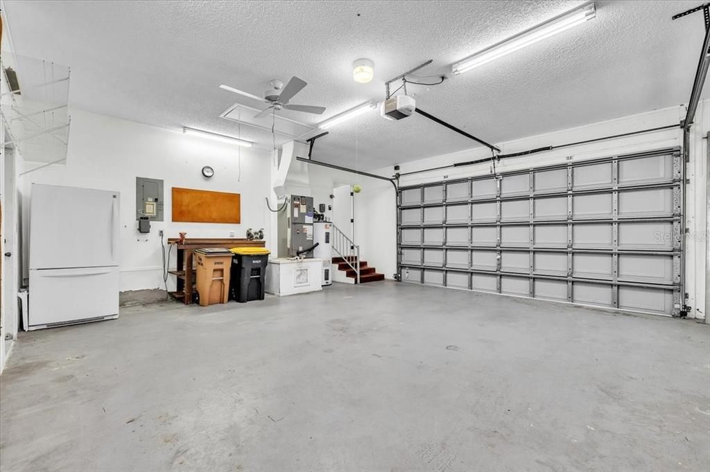 Activo con contrato: $550,000 (3 camas, 2 baños, 1756 Pies cuadrados)