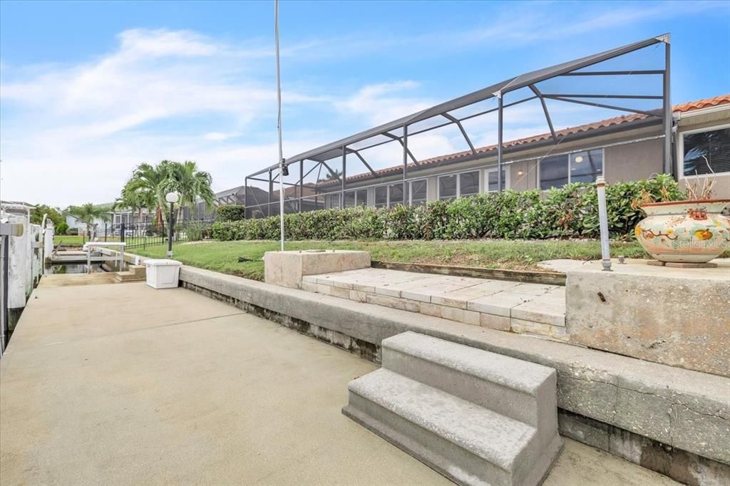 Activo con contrato: $550,000 (3 camas, 2 baños, 1756 Pies cuadrados)