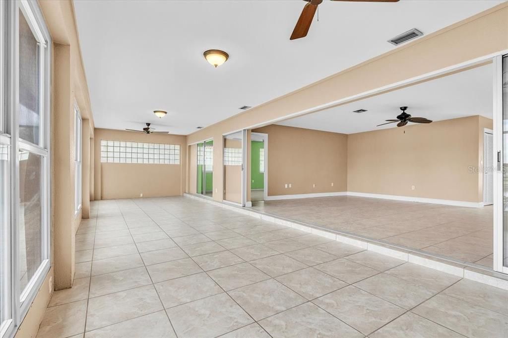 Activo con contrato: $550,000 (3 camas, 2 baños, 1756 Pies cuadrados)