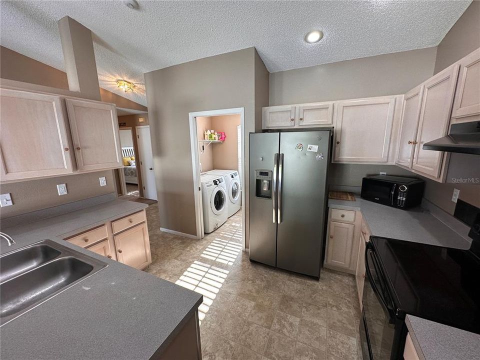 В аренду: $3,500 (3 спален, 2 ванн, 1453 Квадратных фут)
