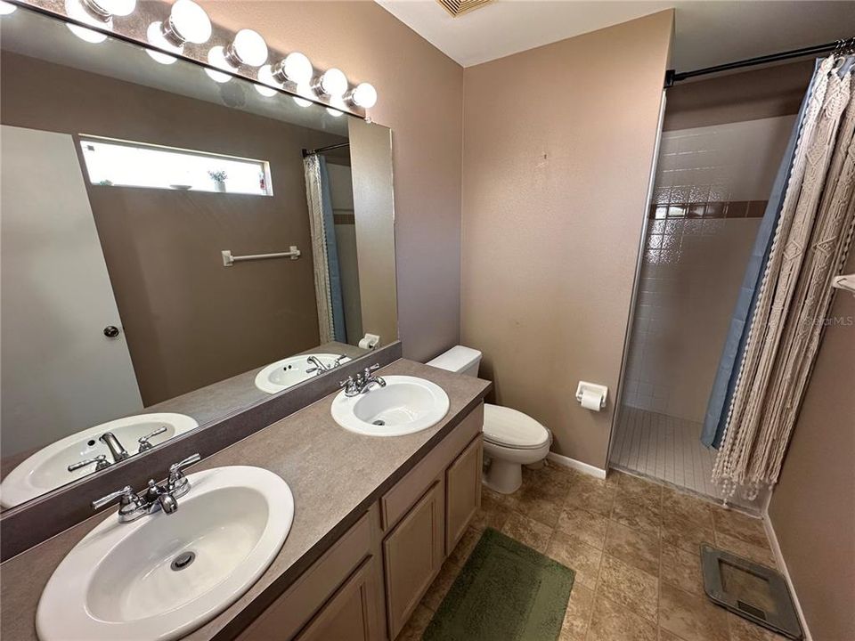 В аренду: $3,500 (3 спален, 2 ванн, 1453 Квадратных фут)