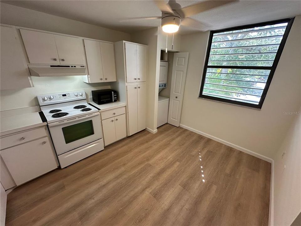 В аренду: $2,000 (2 спален, 2 ванн, 1408 Квадратных фут)
