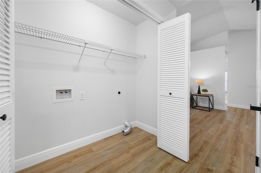 На продажу: $359,000 (3 спален, 2 ванн, 1641 Квадратных фут)