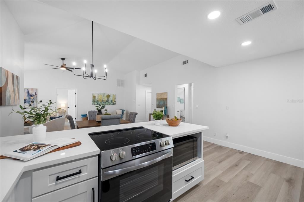 For Sale: $389,000 (2 beds, 2 baths, 1326 Square Feet)
