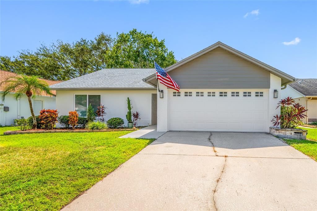 For Sale: $389,000 (2 beds, 2 baths, 1326 Square Feet)