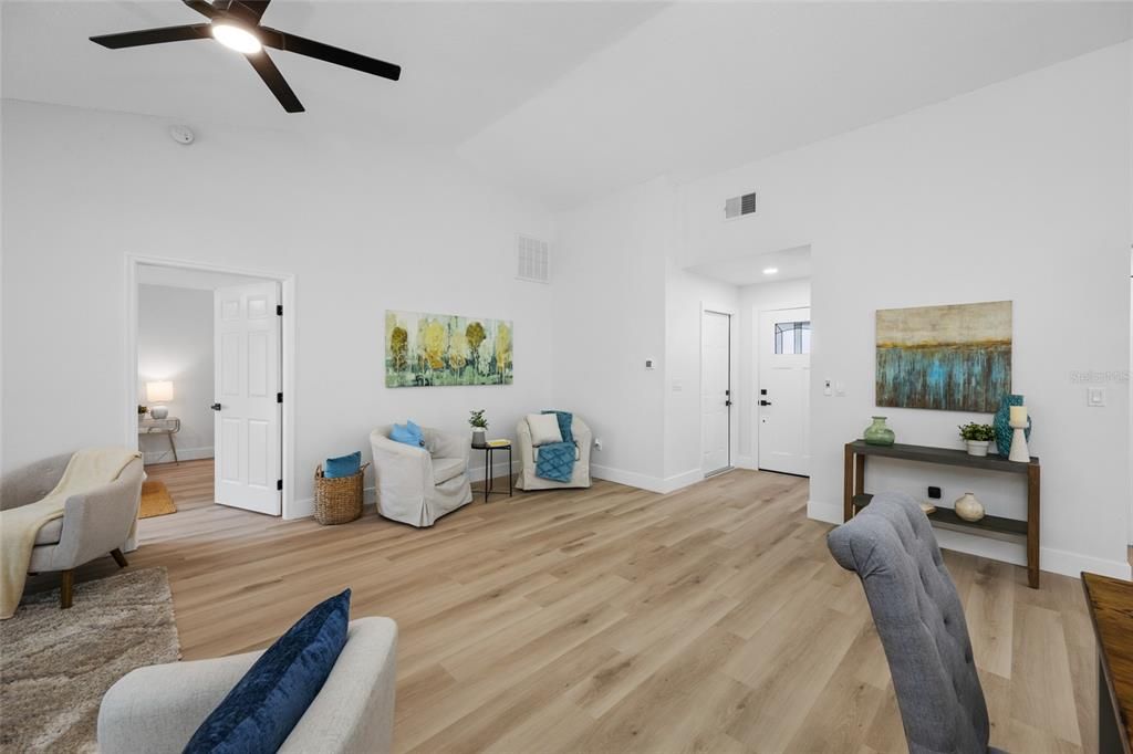 For Sale: $389,000 (2 beds, 2 baths, 1326 Square Feet)