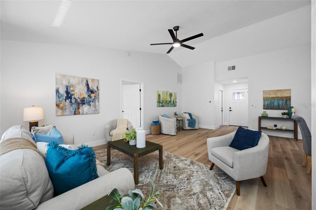 For Sale: $389,000 (2 beds, 2 baths, 1326 Square Feet)