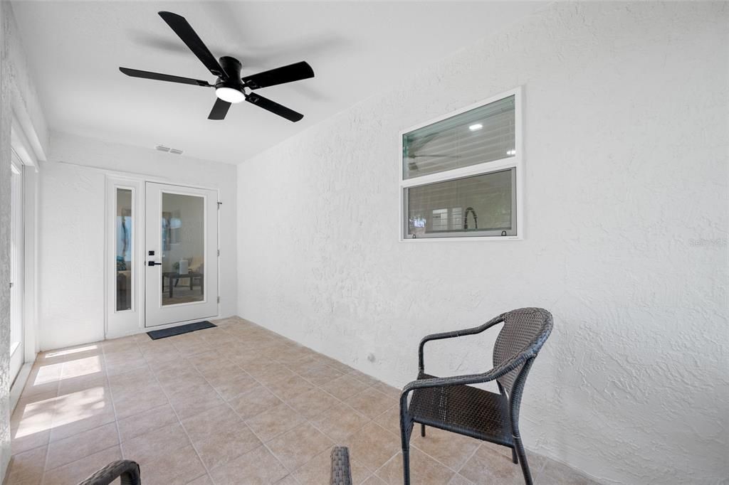 For Sale: $389,000 (2 beds, 2 baths, 1326 Square Feet)