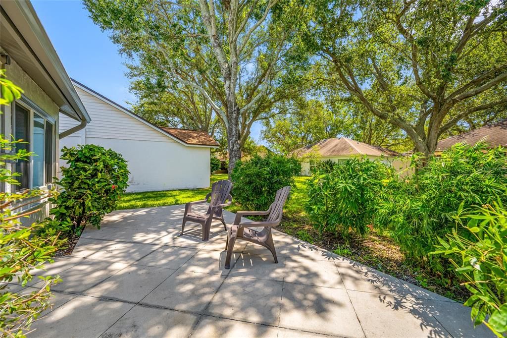 For Sale: $389,000 (2 beds, 2 baths, 1326 Square Feet)