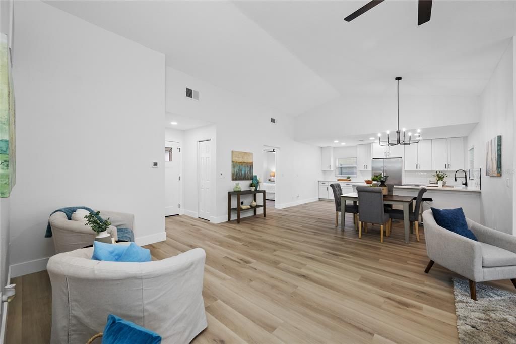 For Sale: $389,000 (2 beds, 2 baths, 1326 Square Feet)