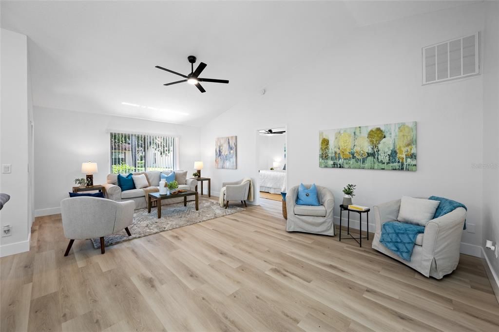 For Sale: $389,000 (2 beds, 2 baths, 1326 Square Feet)