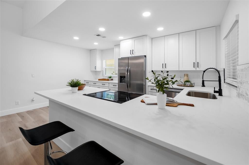 For Sale: $389,000 (2 beds, 2 baths, 1326 Square Feet)