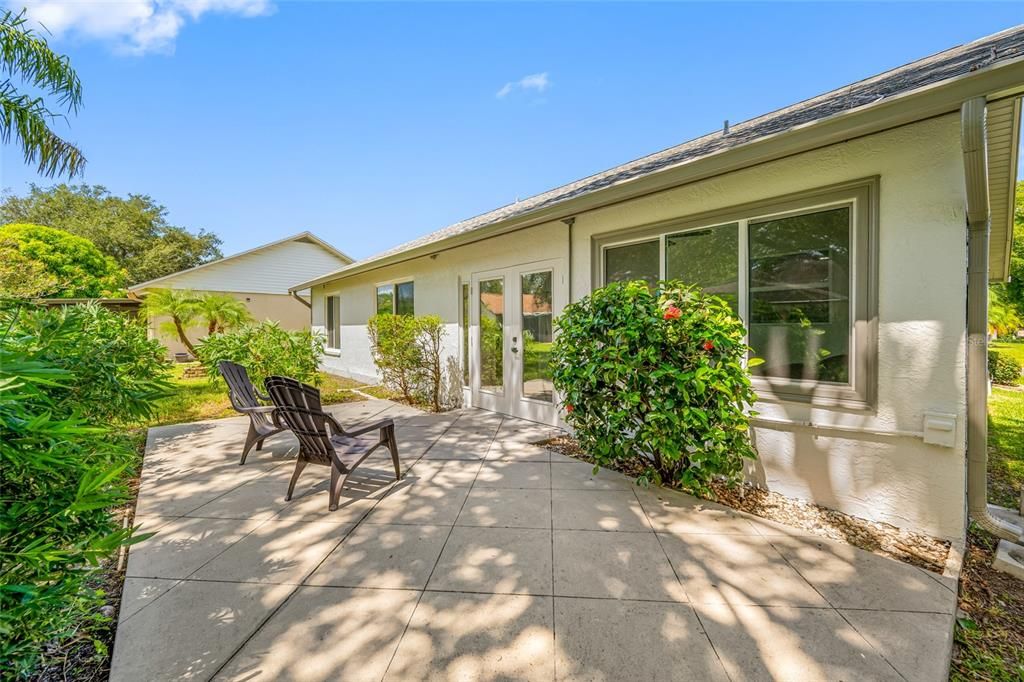 For Sale: $389,000 (2 beds, 2 baths, 1326 Square Feet)