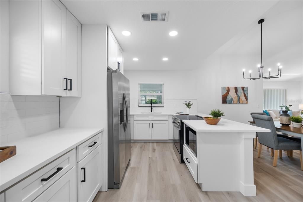 For Sale: $389,000 (2 beds, 2 baths, 1326 Square Feet)