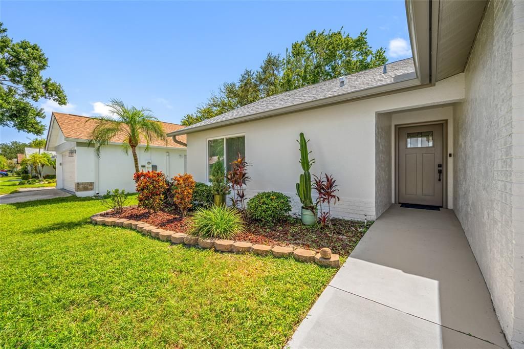 For Sale: $389,000 (2 beds, 2 baths, 1326 Square Feet)