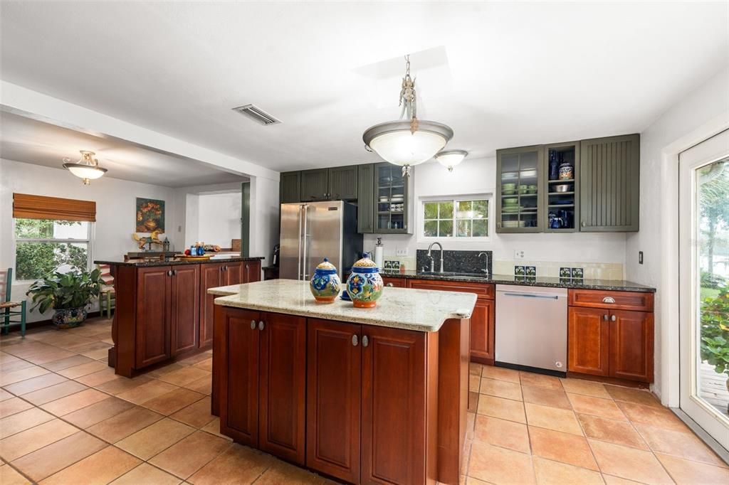 For Sale: $974,013 (5 beds, 4 baths, 4160 Square Feet)