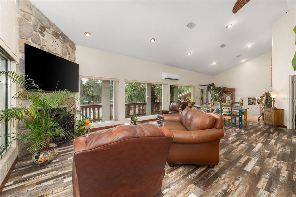 For Sale: $974,013 (5 beds, 4 baths, 4160 Square Feet)