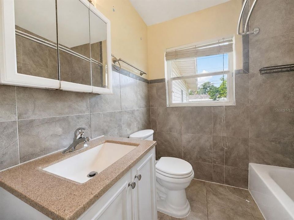 В аренду: $2,800 (3 спален, 2 ванн, 1395 Квадратных фут)