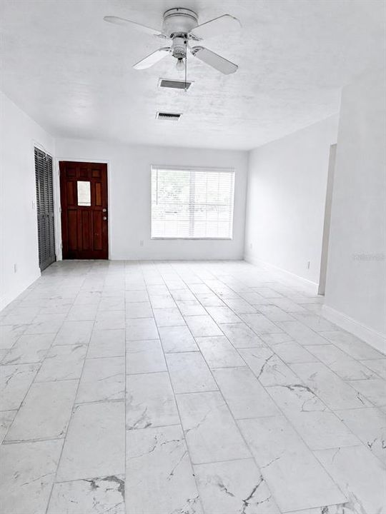 For Rent: $1,645 (2 beds, 1 baths, 900 Square Feet)