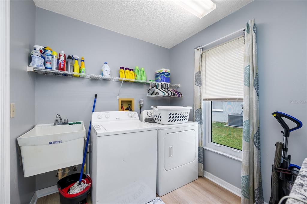 На продажу: $459,500 (3 спален, 2 ванн, 2011 Квадратных фут)