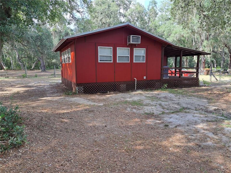 For Sale: $295,000 (1 beds, 1 baths, 480 Square Feet)