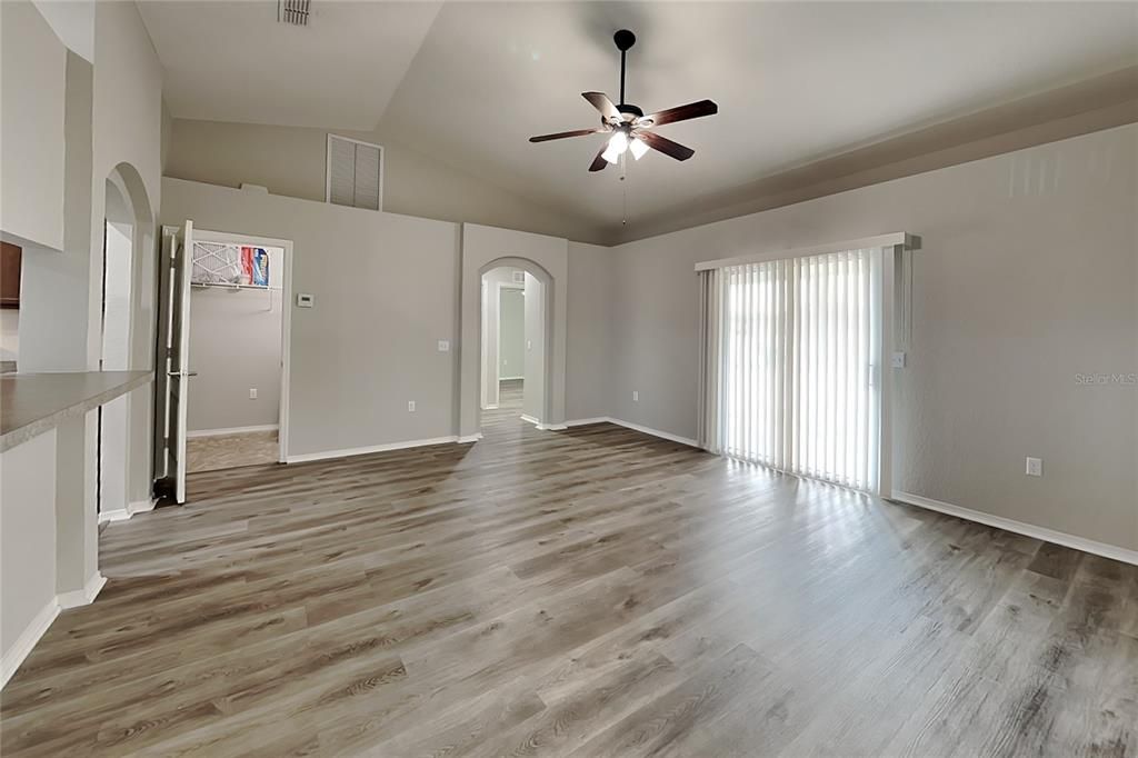For Rent: $1,949 (3 beds, 2 baths, 1630 Square Feet)