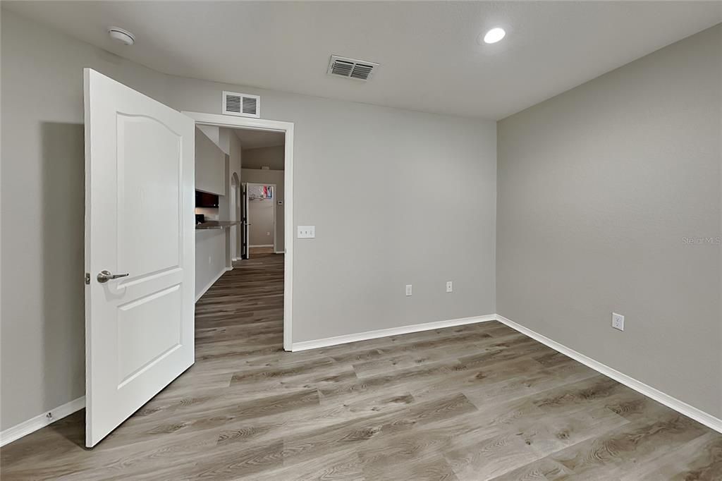 For Rent: $1,949 (3 beds, 2 baths, 1630 Square Feet)