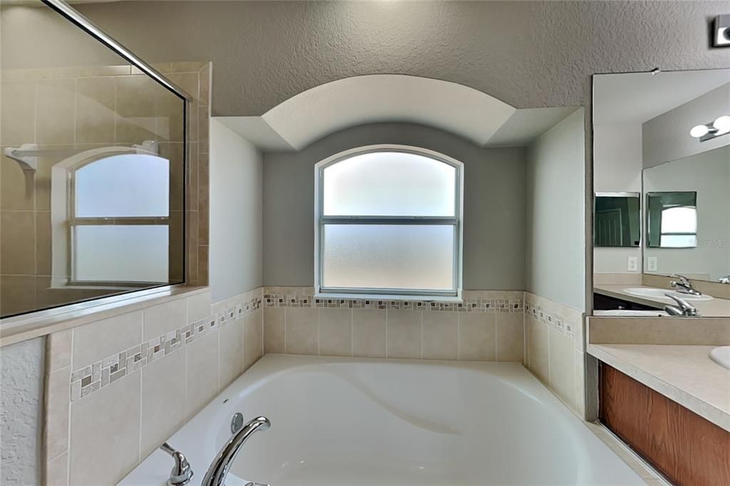 For Rent: $1,949 (3 beds, 2 baths, 1630 Square Feet)