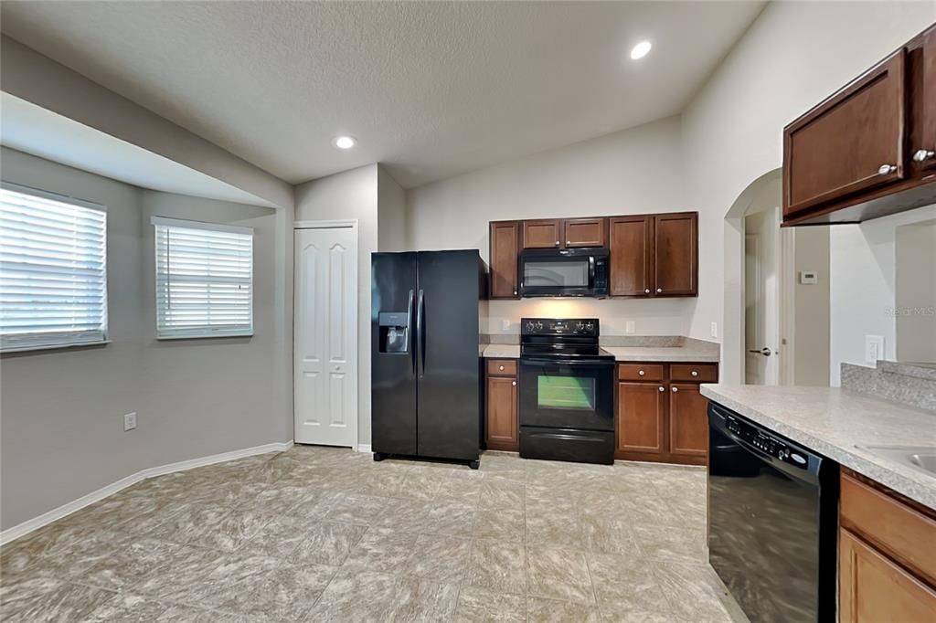 For Rent: $1,949 (3 beds, 2 baths, 1630 Square Feet)