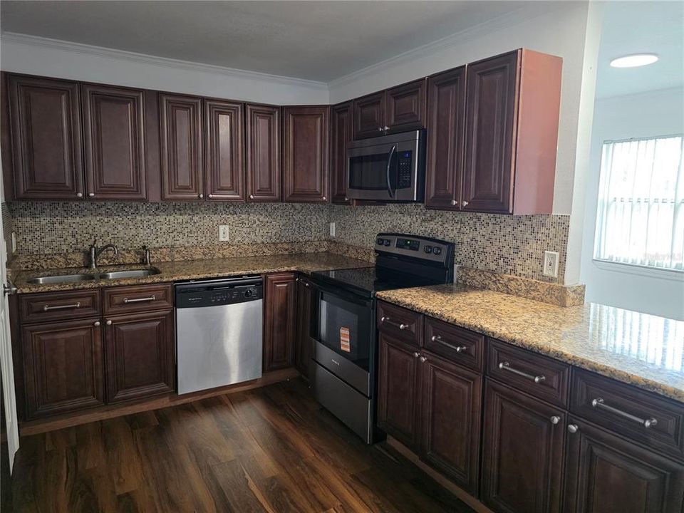 В аренду: $1,550 (2 спален, 2 ванн, 905 Квадратных фут)