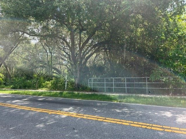 待售: $400,000 (5.92 acres)