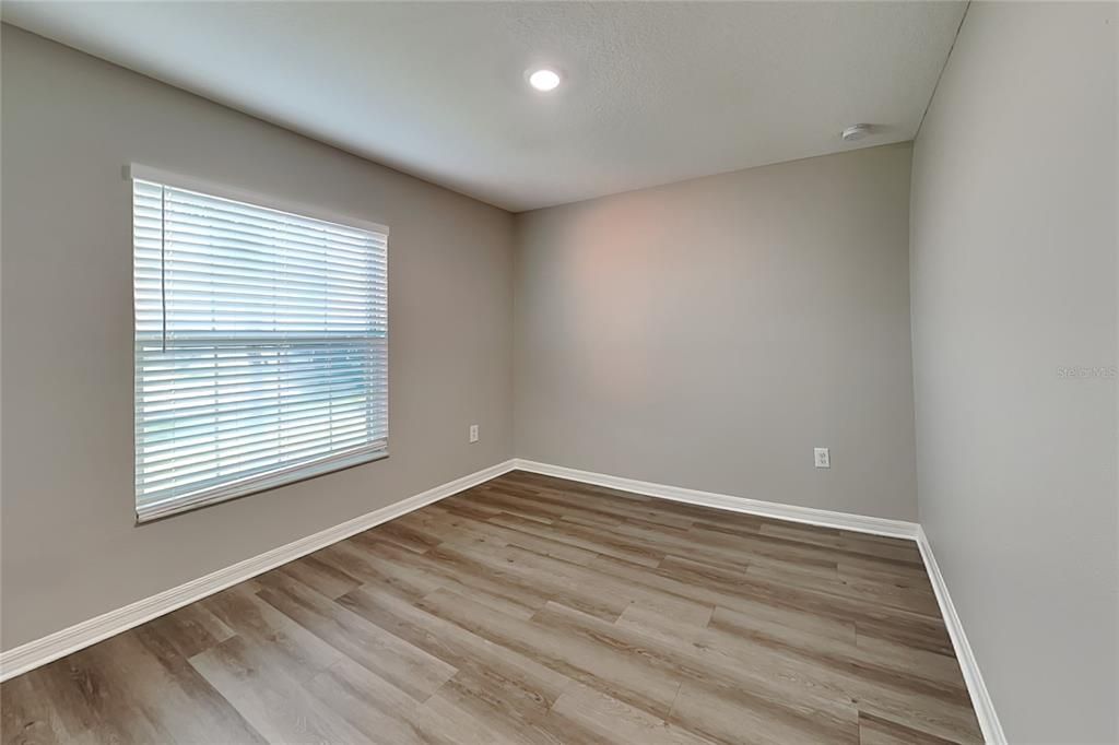 For Rent: $2,109 (4 beds, 2 baths, 1936 Square Feet)