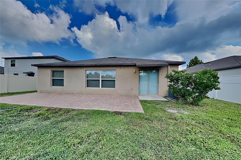 For Rent: $2,109 (4 beds, 2 baths, 1936 Square Feet)